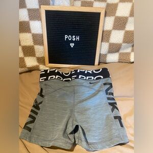 🌸NIKE COMPRESSION SHORTS
